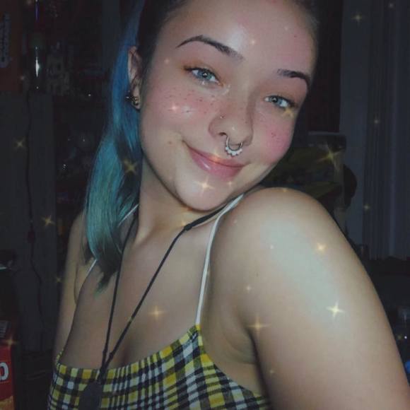 Meet your Posher, Vada - Picture 1 of 1